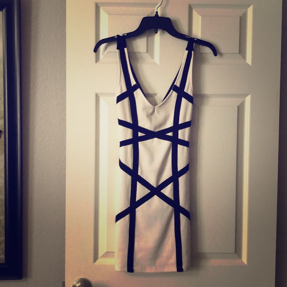 Black and white stretchy dress